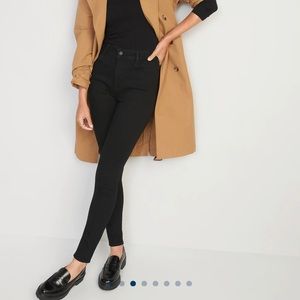 High-Waisted Black-Wash Super-Skinny Jeans for Women size 8 Old navy